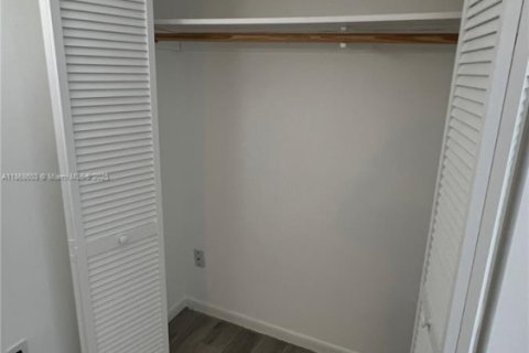 Copropriété à louer à Plantation, Floride: 1 chambre, 70.98 m2 № 1896583 - photo 12