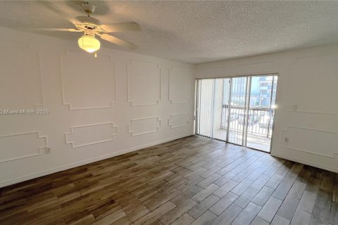 Copropriété à louer à Plantation, Floride: 1 chambre, 70.98 m2 № 1896583 - photo 7