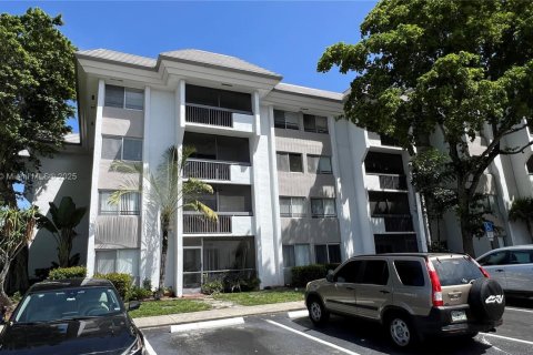 Copropriété à louer à Plantation, Floride: 1 chambre, 70.98 m2 № 1896583 - photo 1