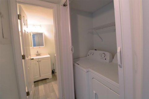 Condominio en alquiler en Tampa, Florida, 2 dormitorios, 83.52 m2 № 2216571 - foto 11