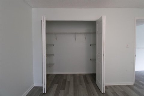 Condominio en alquiler en Tampa, Florida, 2 dormitorios, 83.52 m2 № 2216571 - foto 13