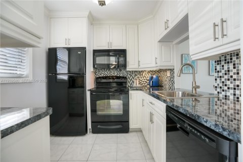 Condominio en venta en Lauderdale Lakes, Florida, 1 dormitorio, 63.55 m2 № 2152668 - foto 10
