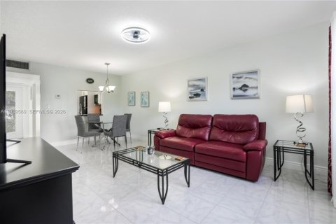 Condominio en venta en Lauderdale Lakes, Florida, 1 dormitorio, 63.55 m2 № 2152668 - foto 6