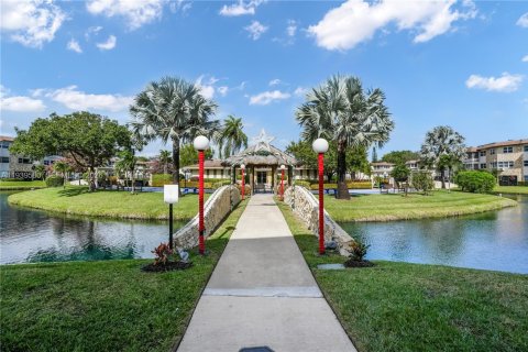 Condominio en venta en Lauderdale Lakes, Florida, 1 dormitorio, 63.55 m2 № 2152668 - foto 22