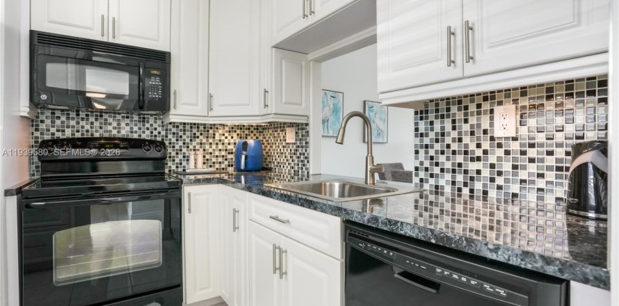 Condominio en Lauderdale Lakes, Florida, 1 dormitorio № 2152668