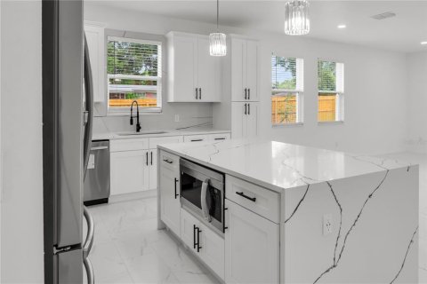 Villa ou maison à vendre à Orlando, Floride: 3 chambres, 188.22 m2 № 2225157 - photo 8