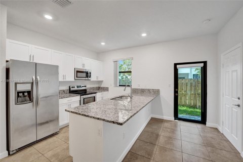 Townhouse in Fort Lauderdale, Florida 3 bedrooms, 142.98 sq.m. № 1890137 - photo 21