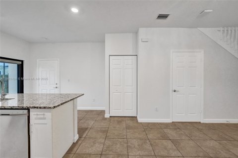 Townhouse in Fort Lauderdale, Florida 3 bedrooms, 142.98 sq.m. № 1890137 - photo 15