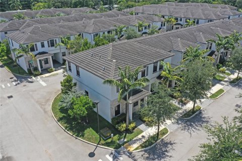 Townhouse in Fort Lauderdale, Florida 3 bedrooms, 142.98 sq.m. № 1890137 - photo 4