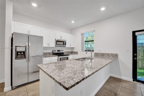 Townhouse in Fort Lauderdale, Florida 3 bedrooms, 142.98 sq.m. № 1890137 - photo 22