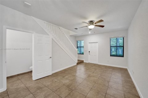 Townhouse in Fort Lauderdale, Florida 3 bedrooms, 142.98 sq.m. № 1890137 - photo 11