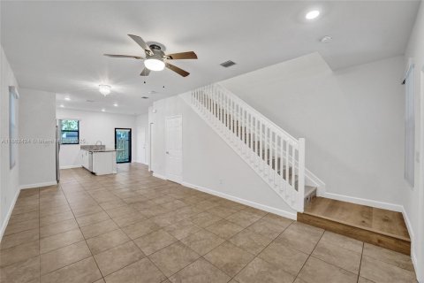 Townhouse in Fort Lauderdale, Florida 3 bedrooms, 142.98 sq.m. № 1890137 - photo 9