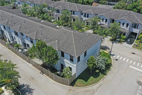 Townhouse in Fort Lauderdale, Florida 3 bedrooms, 142.98 sq.m. № 1890137 - photo 3