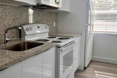 Apartment in Miami, Florida 2 bedrooms, 65.03 sq.m. № 2268660 - photo 5