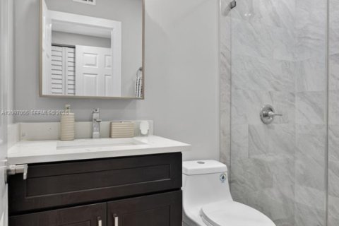 House in Deerfield Beach, Florida 3 bedrooms, 132.57 sq.m. № 2399642 - photo 22