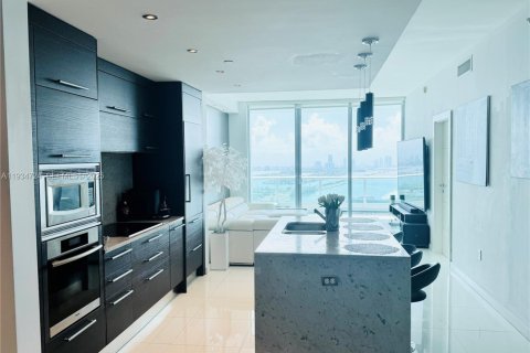 Condo in Miami, Florida, 1 bedroom  № 1994115 - photo 9