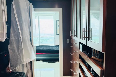 Condo in Miami, Florida, 1 bedroom  № 1994115 - photo 18