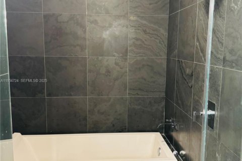 Condo in Miami, Florida, 1 bedroom  № 1994115 - photo 21