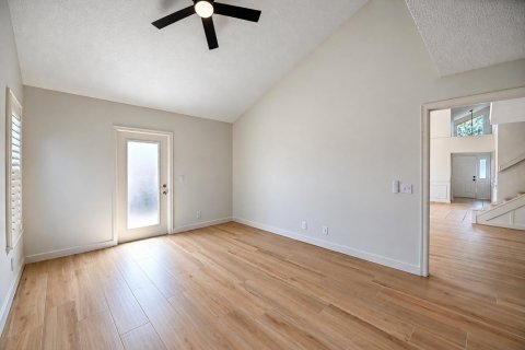 Touwnhouse à louer à Jupiter, Floride: 4 chambres, 189.99 m2 № 2243367 - photo 10