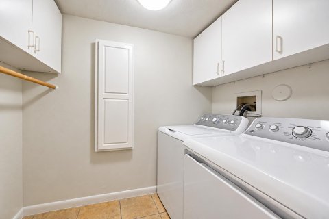 Touwnhouse à louer à Jupiter, Floride: 4 chambres, 189.99 m2 № 2243367 - photo 21