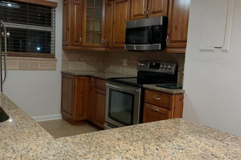 Touwnhouse à louer à Jupiter, Floride: 4 chambres, 189.99 m2 № 2243367 - photo 3