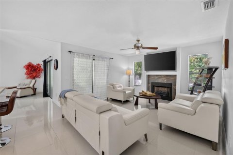 Casa en venta en Apopka, Florida, 3 dormitorios, 164.25 m2 № 2351933 - foto 15