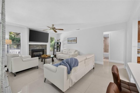 Casa en venta en Apopka, Florida, 3 dormitorios, 164.25 m2 № 2351933 - foto 16