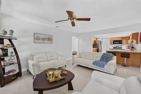 Casa en venta en Apopka, Florida, 3 dormitorios, 164.25 m2 № 2351933 - foto 14