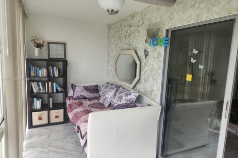 Condominio en venta en Deerfield Beach, Florida, 1 dormitorio, 65.03 m2 № 1768451 - foto 17