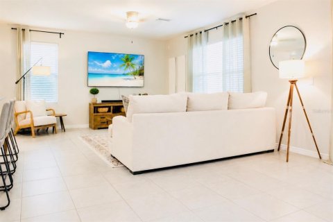 House in Wimauma, Florida 4 bedrooms, 216.28 sq.m. № 2205484 - photo 4