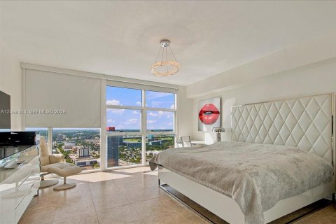 Condominio en alquiler en Hallandale Beach, Florida, 1 dormitorio, 80.92 m2 № 2394550 - foto 15