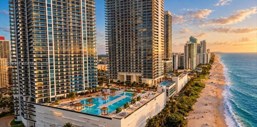 Condominio en Hallandale Beach, Florida, 1 dormitorio  № 2394550