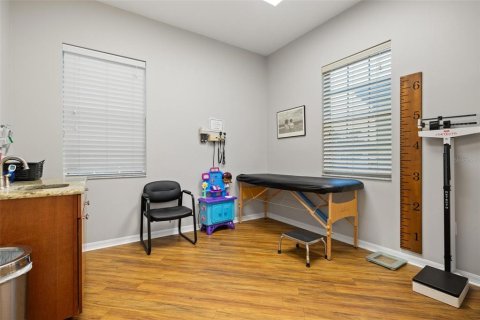 Commercial property in Lutz, Florida 278.71 sq.m. № 1521805 - photo 9