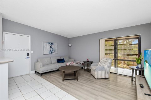 Condominio en venta en Tamarac, Florida, 2 dormitorios, 76.83 m2 № 1874611 - foto 7