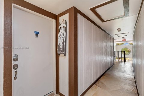 Condominio en venta en Tamarac, Florida, 2 dormitorios, 76.83 m2 № 1874611 - foto 5