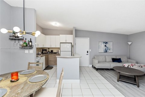 Condominio en venta en Tamarac, Florida, 2 dormitorios, 76.83 m2 № 1874611 - foto 6