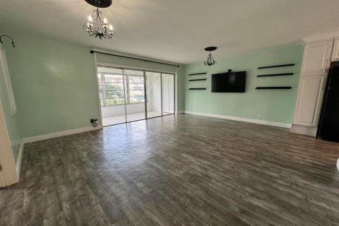 Copropriété à louer à Palm Springs, Floride: 1 chambre, 72 m2 № 2352538 - photo 8