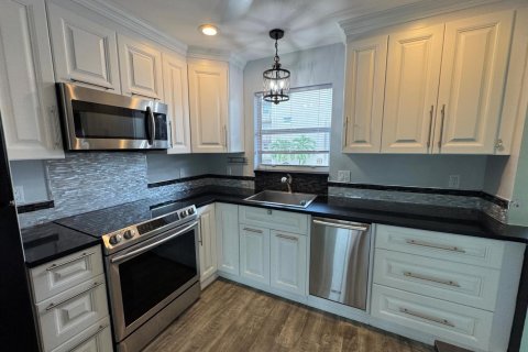 Condo à Palm Springs, Floride, 1 chambre  № 2352538