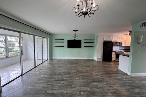 Copropriété à louer à Palm Springs, Floride: 1 chambre, 72 m2 № 2352538 - photo 9