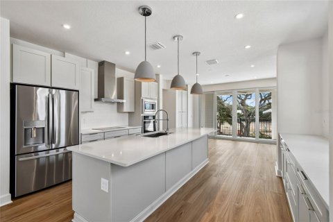Townhouse in New Smyrna Beach, Florida 3 bedrooms, 213.12 sq.m. № 2239741 - photo 3
