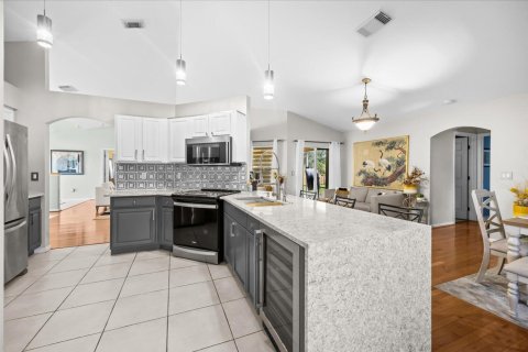House in Port St. Lucie, Florida 3 bedrooms, 202.99 sq.m. № 2311746 - photo 13