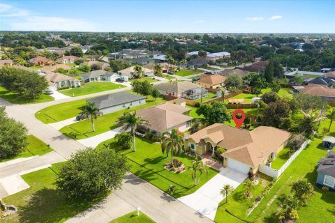 House in Port St. Lucie, Florida 3 bedrooms, 202.99 sq.m. № 2311746 - photo 24