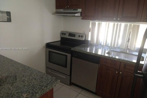 Condominio en venta en Sunny Isles Beach, Florida, 1 dormitorio, 71.26 m2 № 2032711 - foto 15