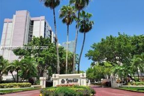 Condominio en Sunny Isles Beach, Florida, 1 dormitorio № 2032711