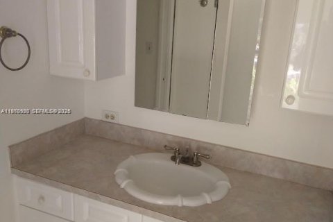 Condominio en venta en Sunny Isles Beach, Florida, 1 dormitorio, 71.26 m2 № 2032711 - foto 18