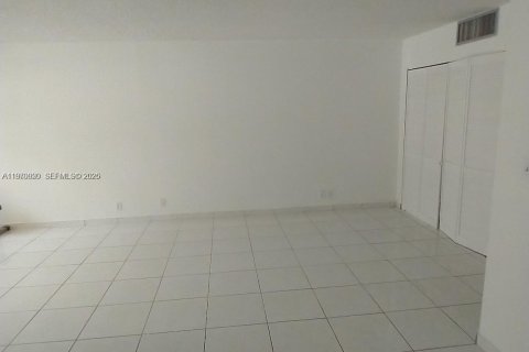 Condominio en venta en Sunny Isles Beach, Florida, 1 dormitorio, 71.26 m2 № 2032711 - foto 5