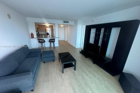 Copropriété à louer à Miami, Floride: 1 chambre, 73.49 m2 № 2047635 - photo 2