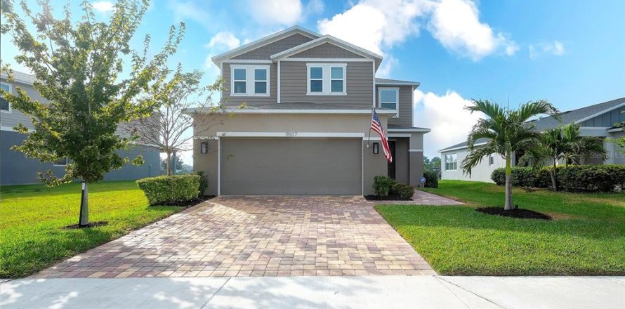 House in Parrish, Florida 3 bedrooms, 222.13 sq.m. № 2216200