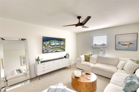 House in Parrish, Florida 3 bedrooms, 222.13 sq.m. № 2216200 - photo 19