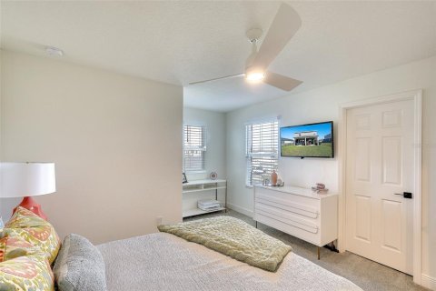 House in Parrish, Florida 3 bedrooms, 222.13 sq.m. № 2216200 - photo 28